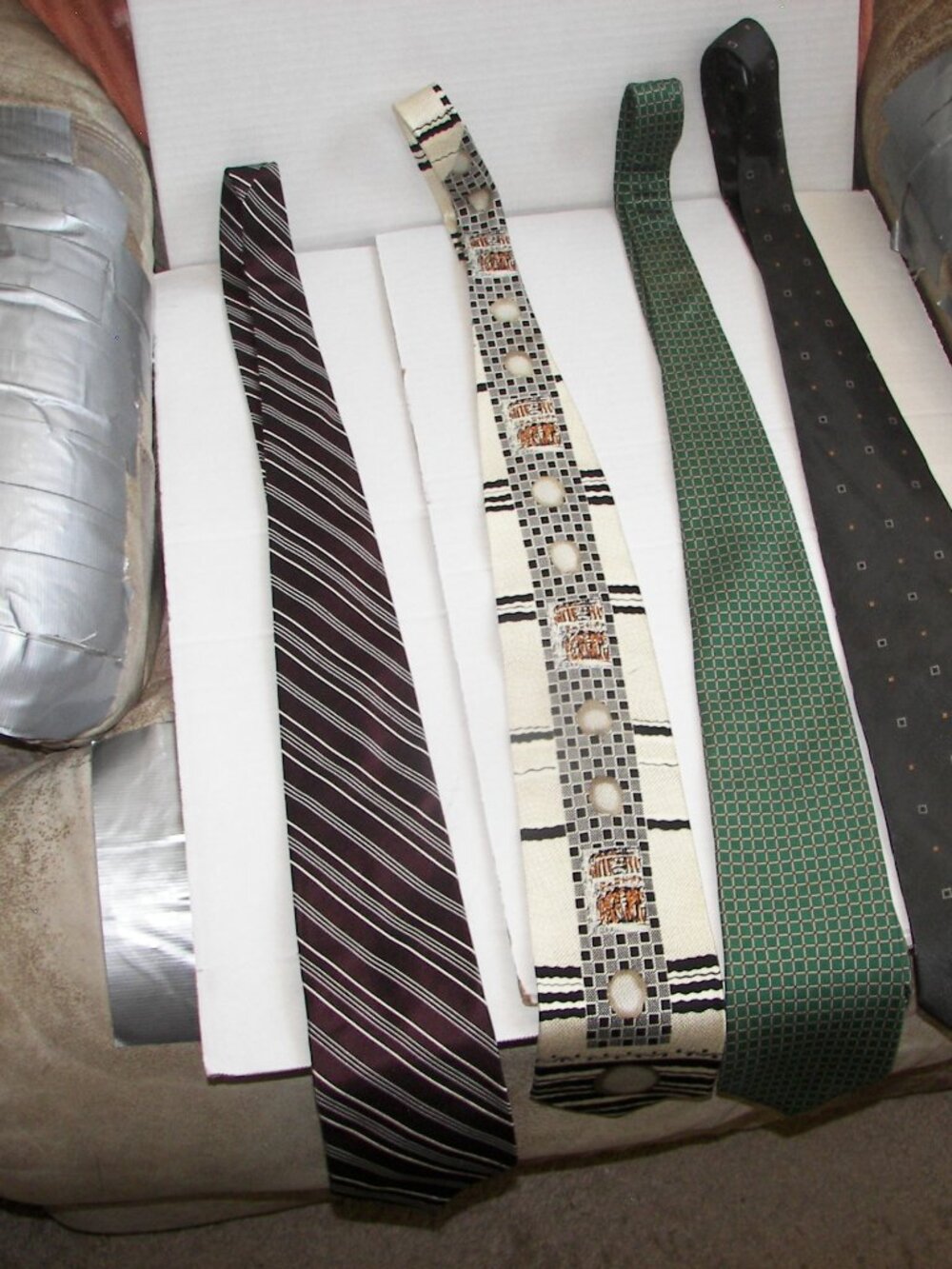 Eight men's  ties Yves St. Laurent  Pronto/Uomo  R.Lauren  Tina Cosina  Sidae